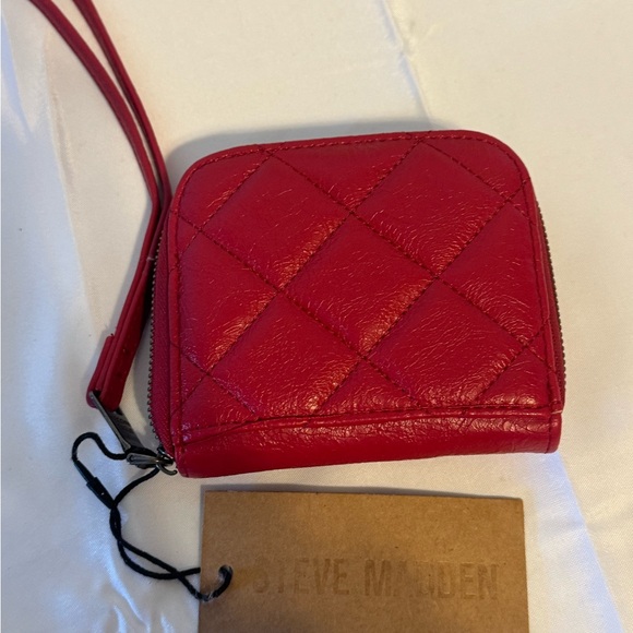 Steve Madden Quilted Hot Pink Wristlet Wallet - Picture 2 of 5